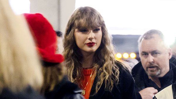 Taylor Swift Heats up Baltimore in a Dark Reputation Esque Look With Natural Curls at Chiefs Game