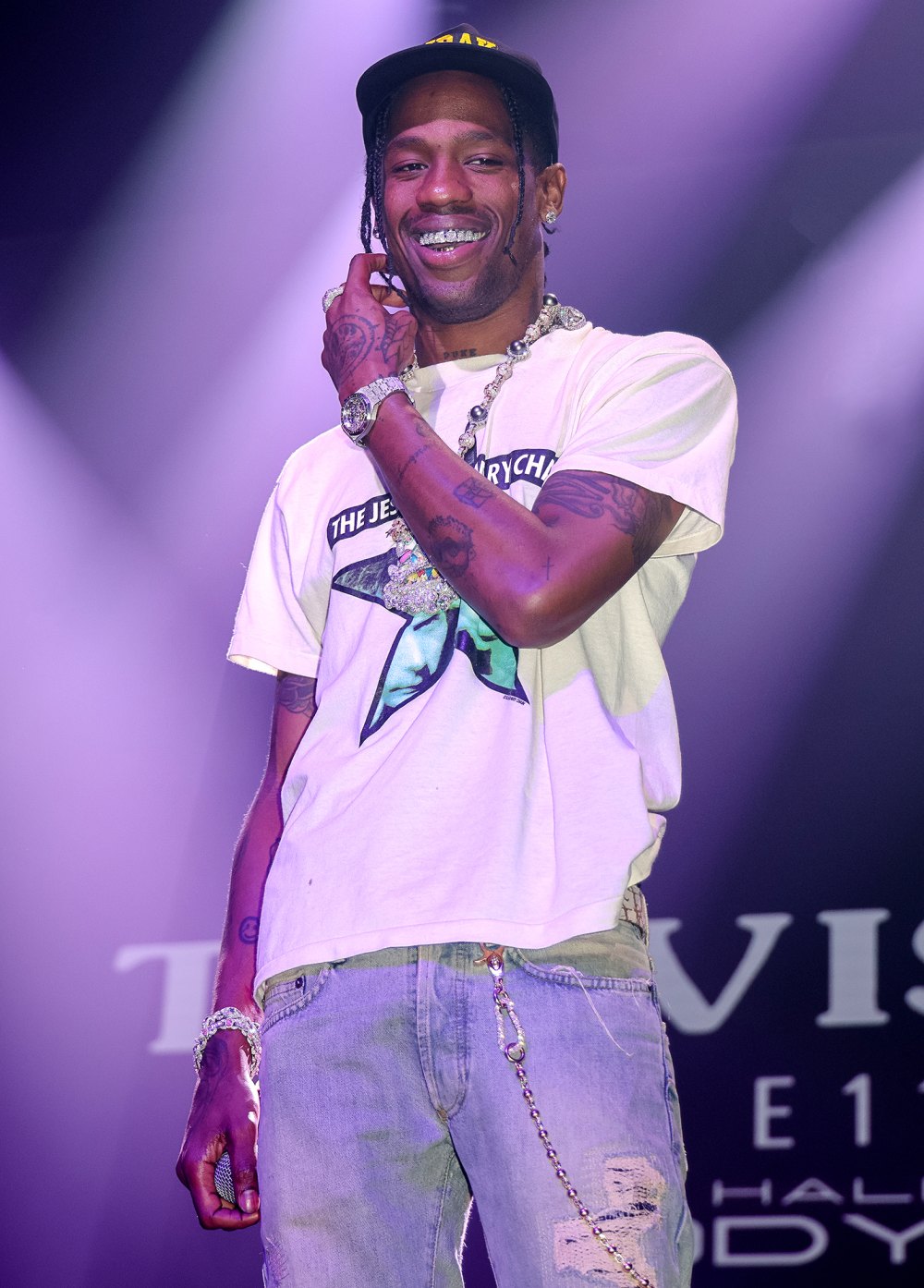 Travis Scott Gives Venue Janitor $5,000 to ‘Take the Night Off’ During Miami Concert