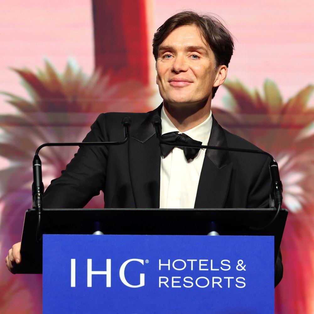 Oppenheimer's Cillian Murphy Thanks Family for 'Putting Up With' Him