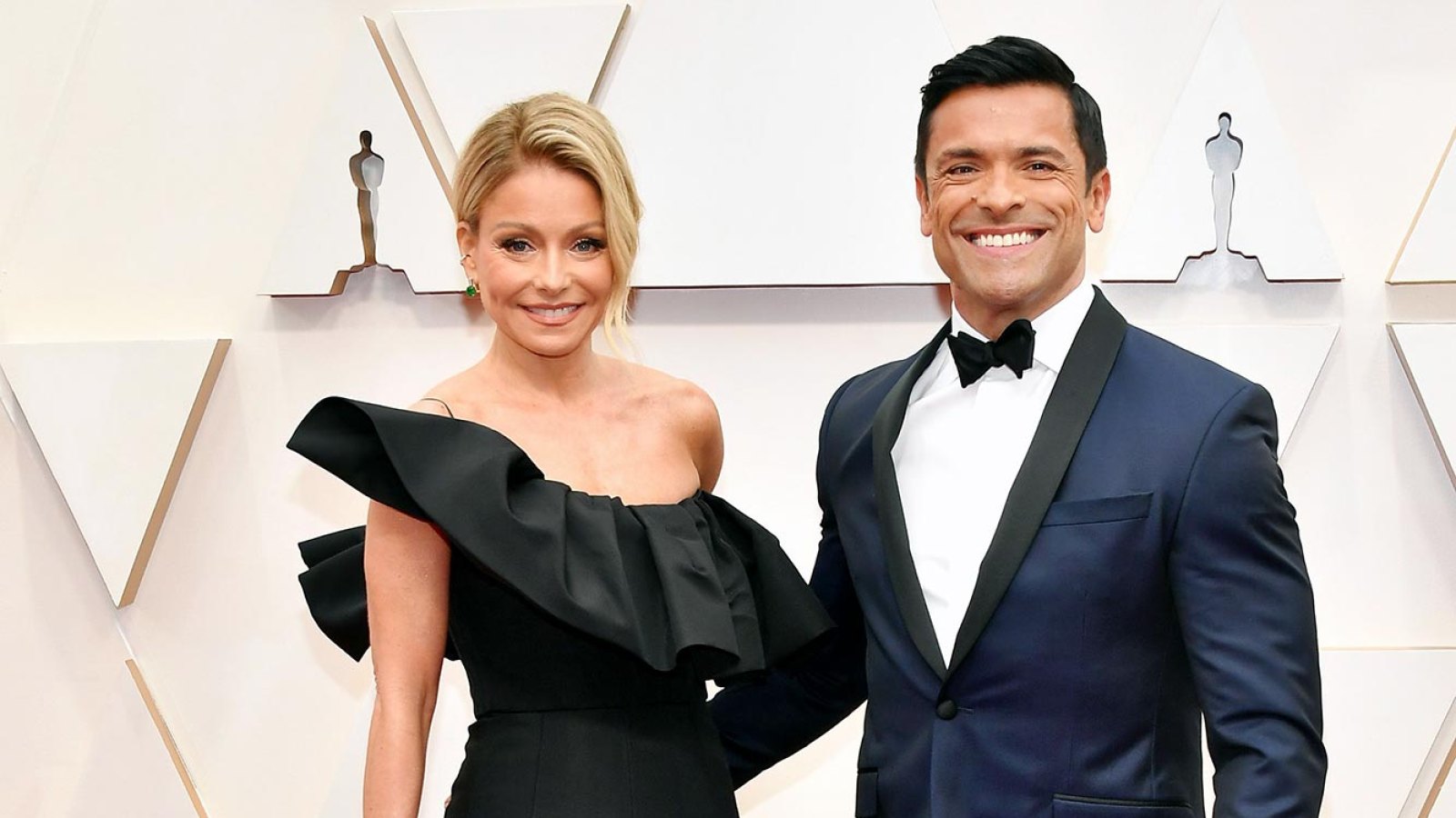 Kelly Ripa Already Picked Out Her Funeral Dress So Mark Consuelos Wont Choose Something Crazy