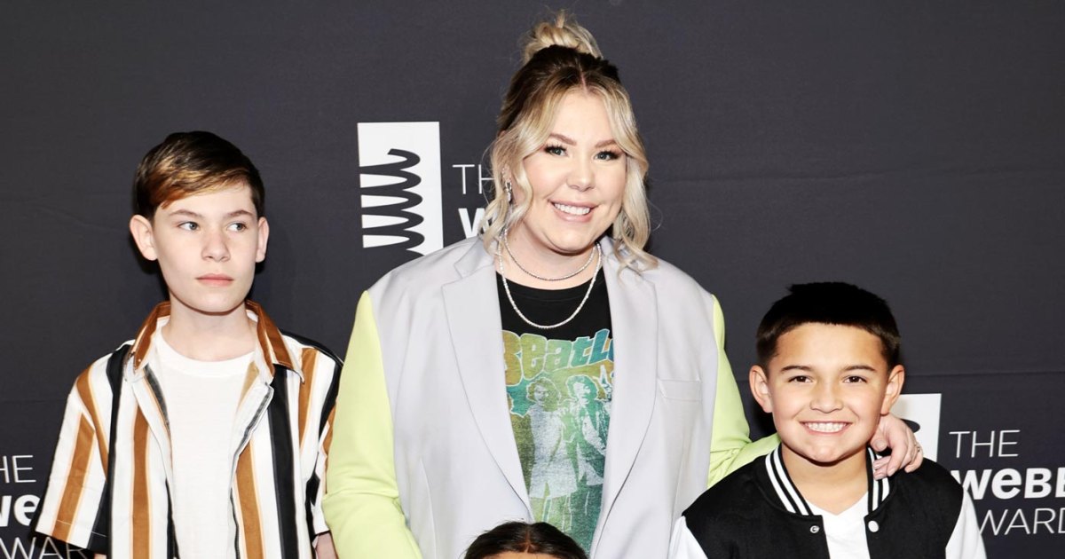 feature Teen Mom 2 Alum Kailyn Lowry Jokes About Daily Life as a Mom of 7 After Welcoming Twins