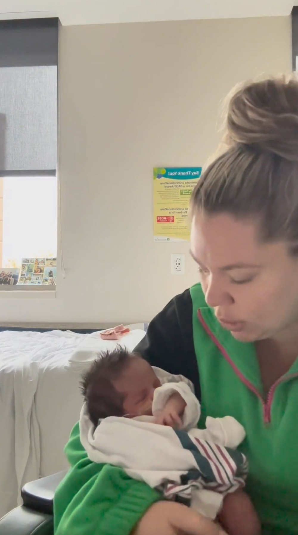 Kailyn Lowry, ancienne maman de Teen Mom 2, se souvient d'avoir rendu visite à des bébés jumeaux dans une unité de soins intensifs avec des images de retour