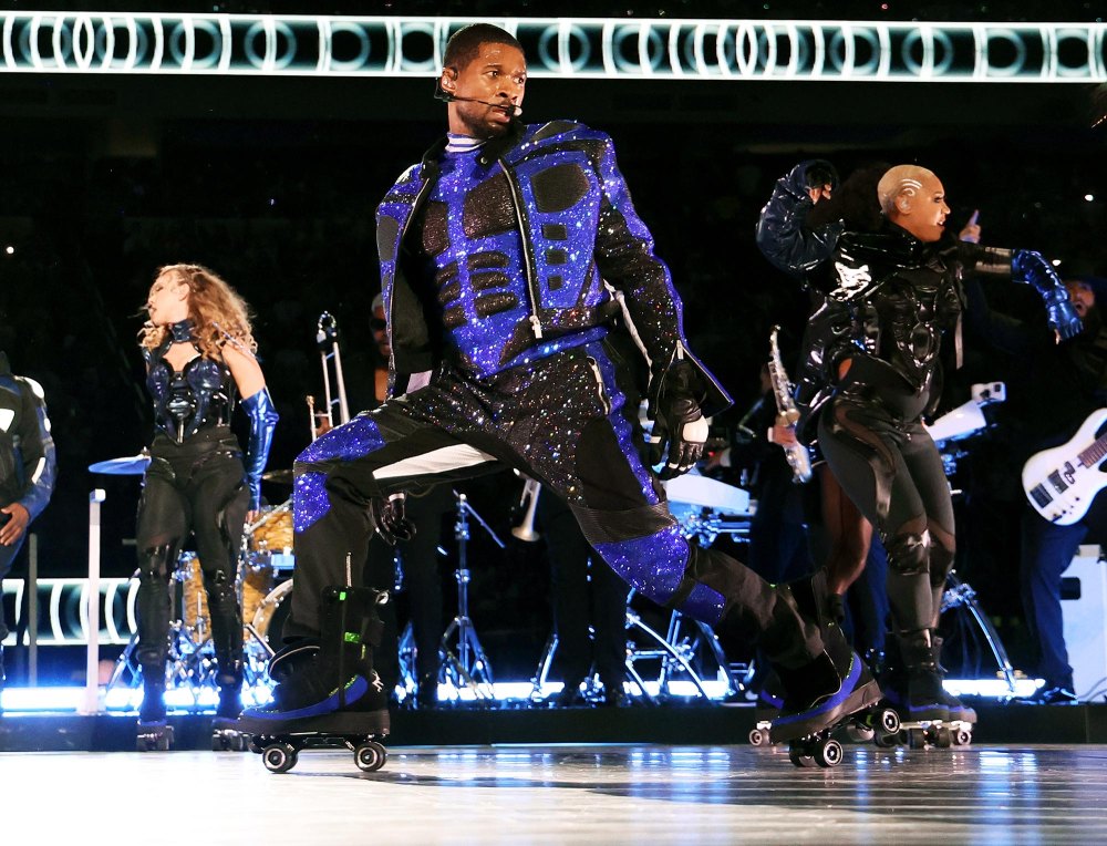 Usher trabalha com off white para criar um visual deslumbrante de patinação em azul e preto no Super Bowl