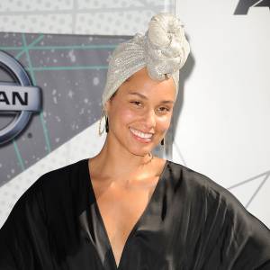 Alicia Keys no makeup