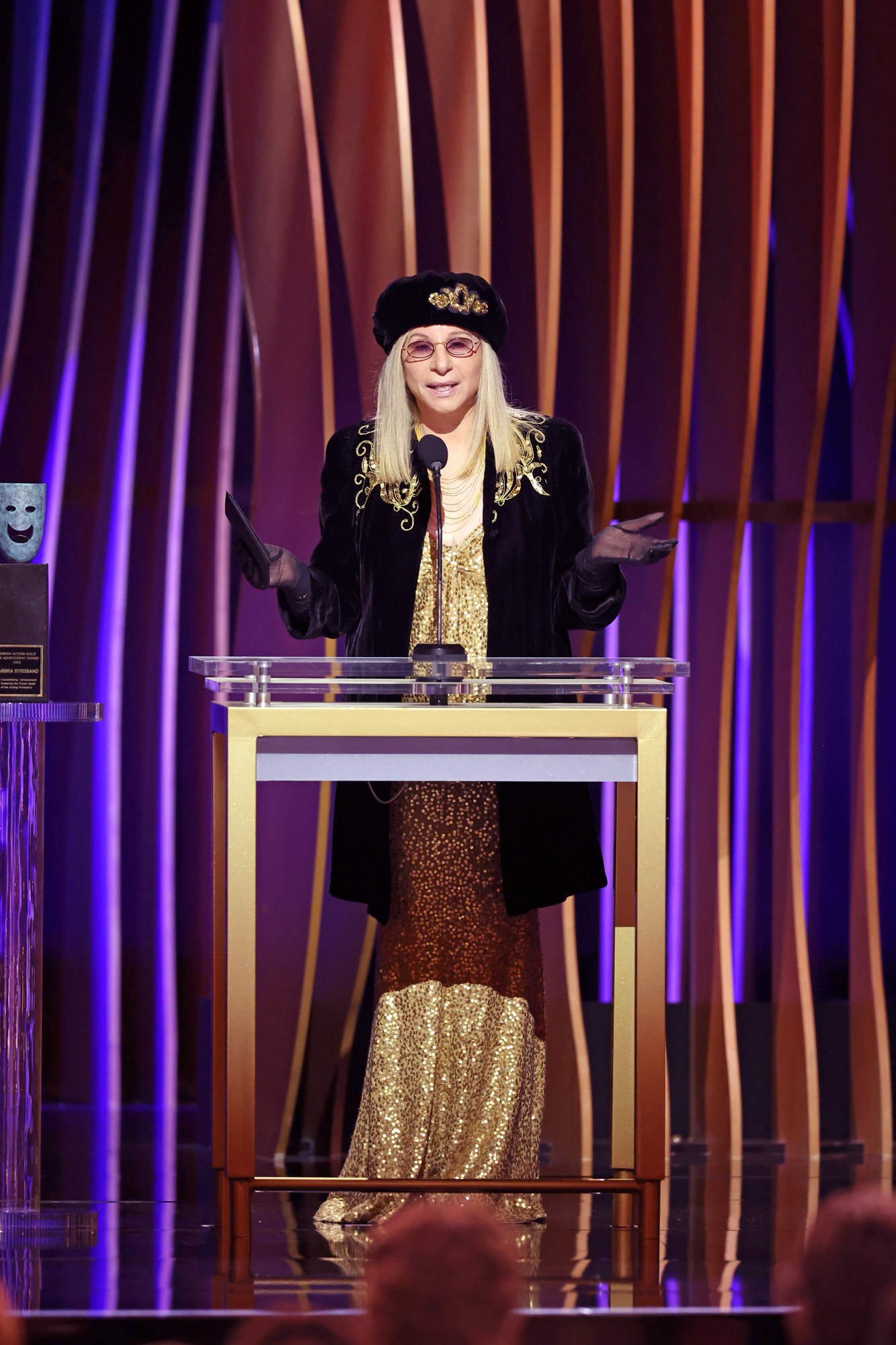 Barbra Streisand Receives Standing Ovation With SAG Life Achievement Award