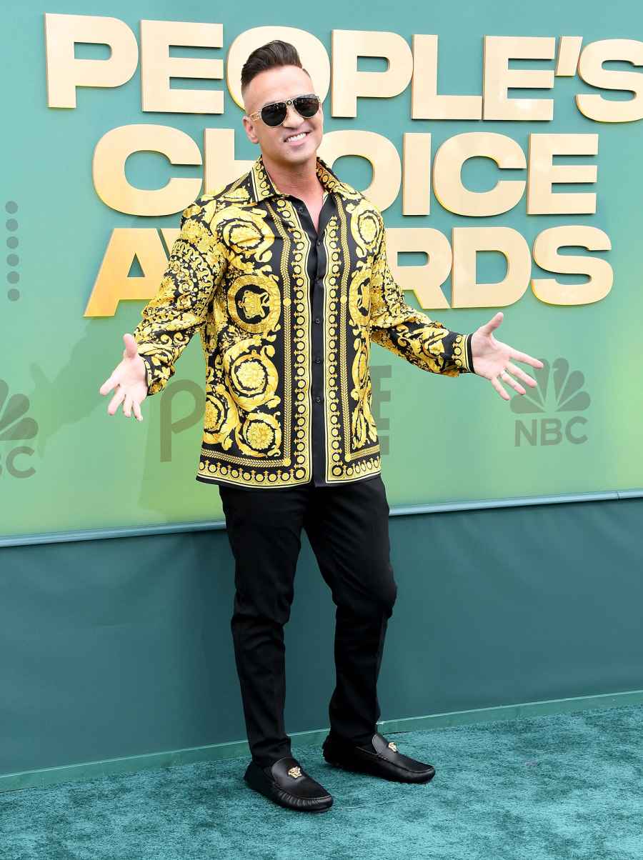 Best Dressed Men at the Peoples Choice Awards Lenny Kravitz Tom Hiddleston Simu Liu and More