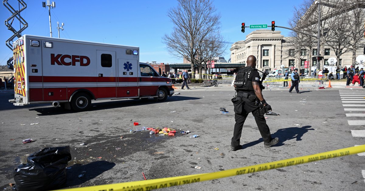 1 Dead, 9 Injured at Kansas City Chiefs Super Bowl Parade 1 Dead, 9 Injured at Kansas City Chiefs Super Bowl Parade
