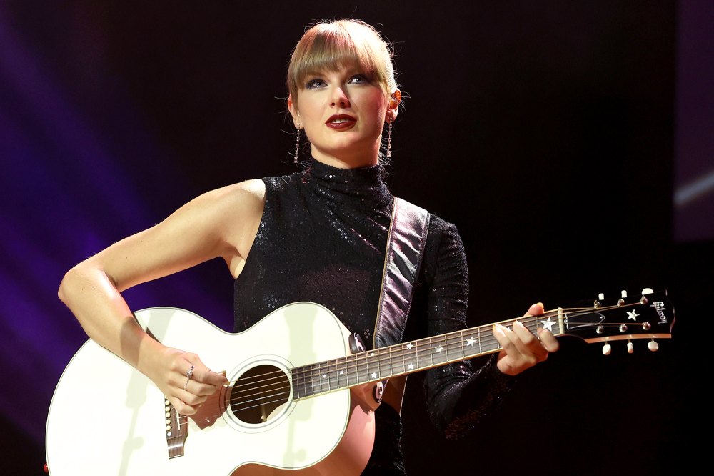 Un étudiant qui suit le jet privé de Taylor Swift applaudit à la lettre de cessation et d'abstention du chanteur