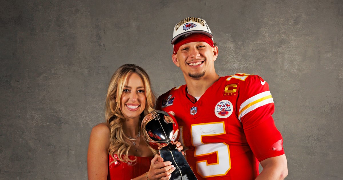 Every Festive Game Day Outfit Brittany Mahomes Rocked While Cheering On Husband Patrick Mahomes Suoer Bowl