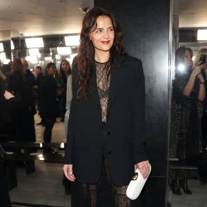 Feature Katie Holmes Puts a Sophisticated Spin on the Goth Aesthetic at New York Fashion Week