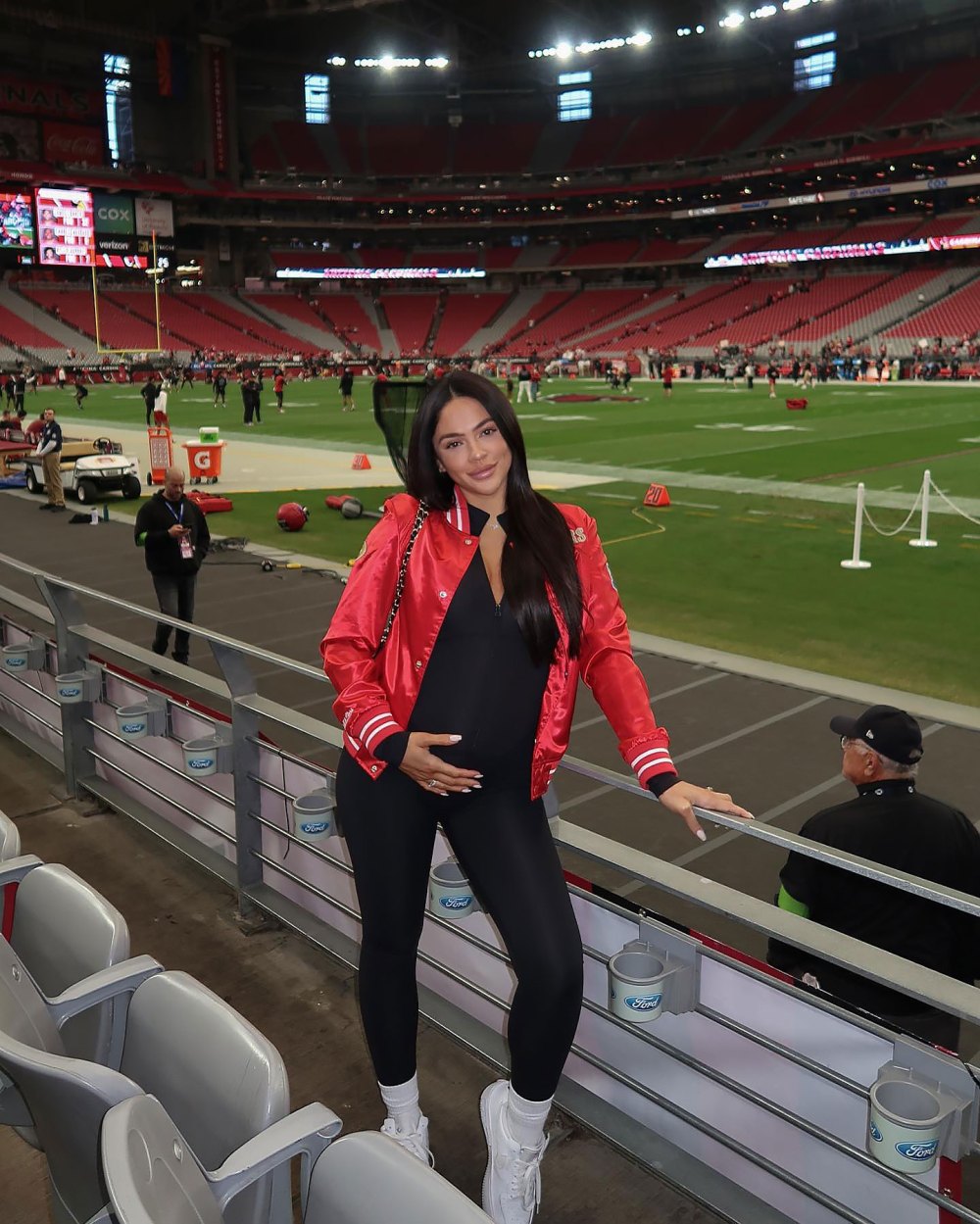 Feature Pregnant Bachelor Alum Sydney Warner Waits to Travel to Super Bowl