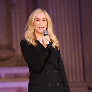 Felicity Huffman Says Her Old Life Died After College Admissions Scandal I m Still Processing 758