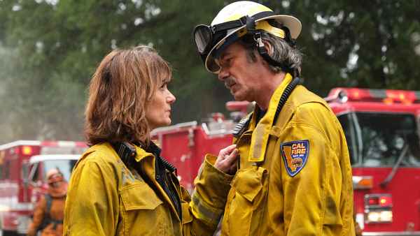 Fire Country Billy Burke Wants Fans to Root for Vince and Sharon