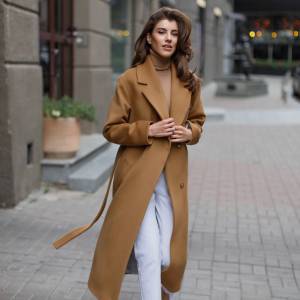 comfy-chic rich mom style