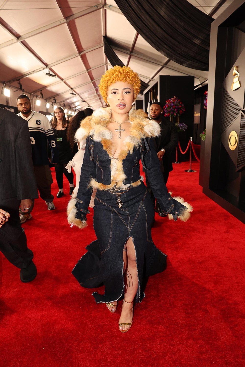 Ice Spice Channels Major Y2K Style in Baby Phat Denim Two Piece Set at the 2024 Grammys 655