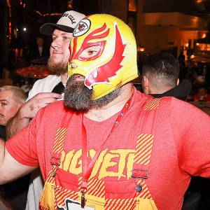 Jason Kelce Vows to Return Super Bowl Luchador Mask to Texas Teen