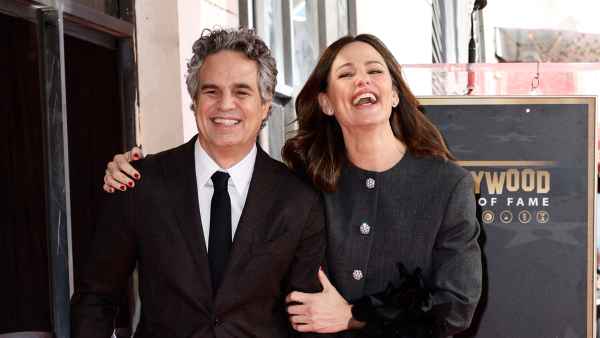 Jennifer Garner and Mark Ruffalo Reunite at Hollywood Walk of Fame Ceremony