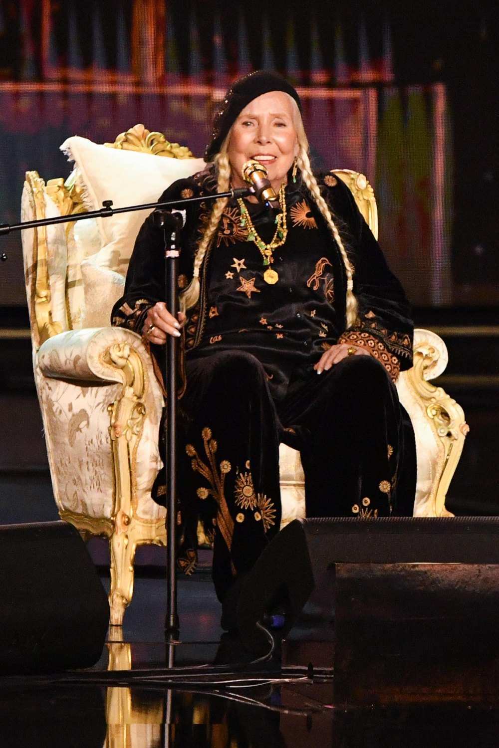 Joni Mitchell Performs at the 2024 Grammy Awards for the 1st Time at Age 80 680