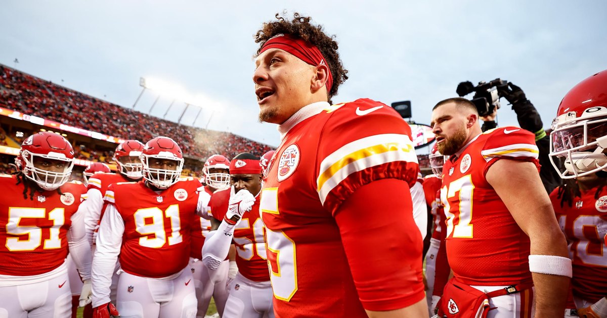 Chiefs Players Reached Out to Children Hospitalized After Shooting Chiefs Players Reached Out to Children Hospitalized After Shooting