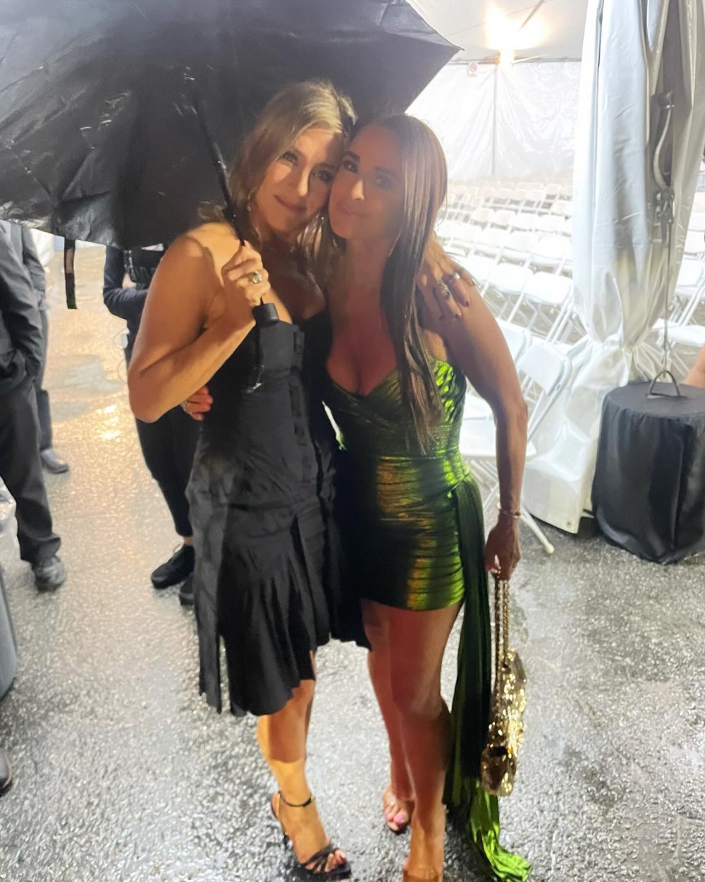 Kyle Richards and Jennifer Aniston Pose Together at People s Choice Awards