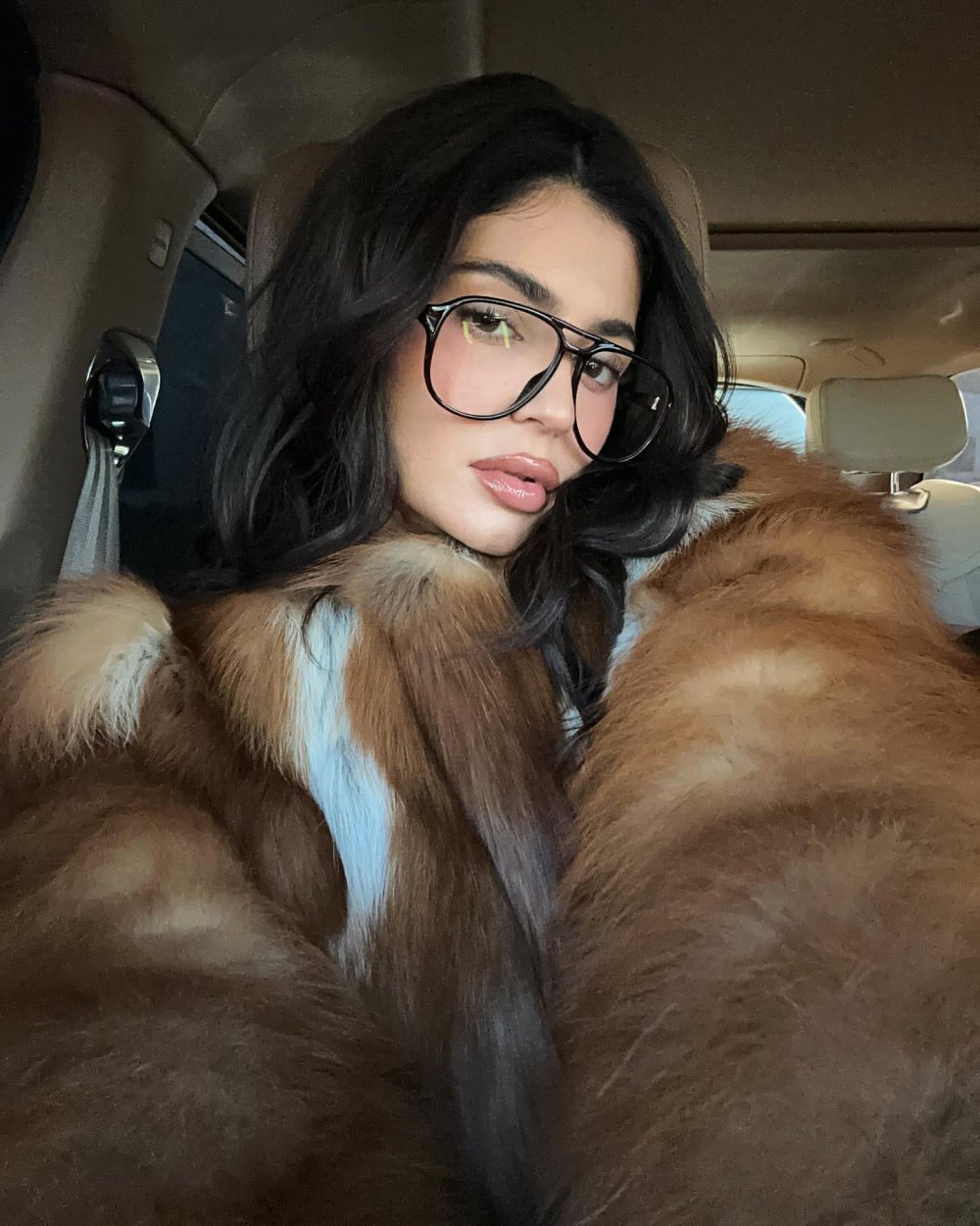 Kylie Jenner nous rappelle qu'elle est la reine des manteaux de fourrure : 