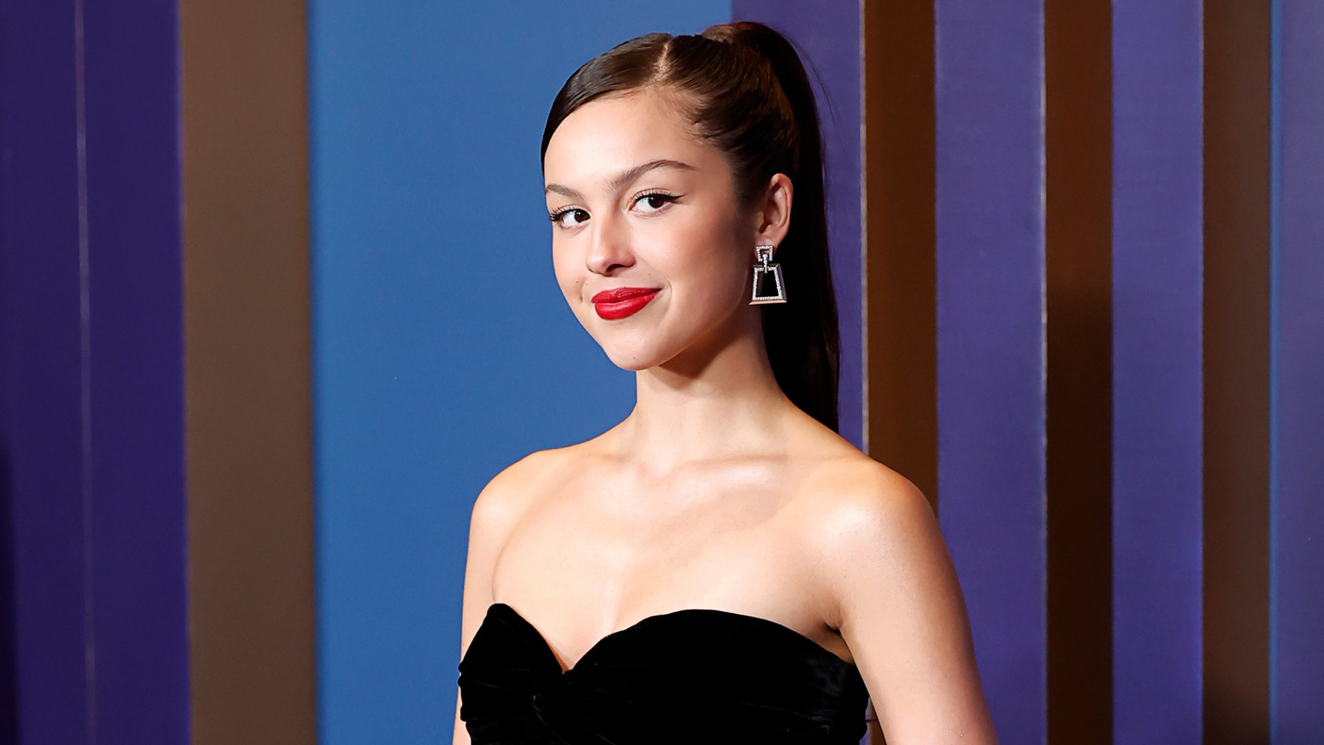 Olivia Rodrigo Teams Up With Crumbl to Launch 'Guts' Tour Cookie | Us ...