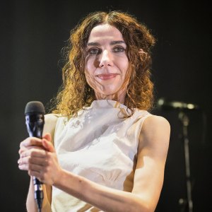 PJ Harvey Announces First North American Tour in 7 Years and shares ‘Seem an I’ Video