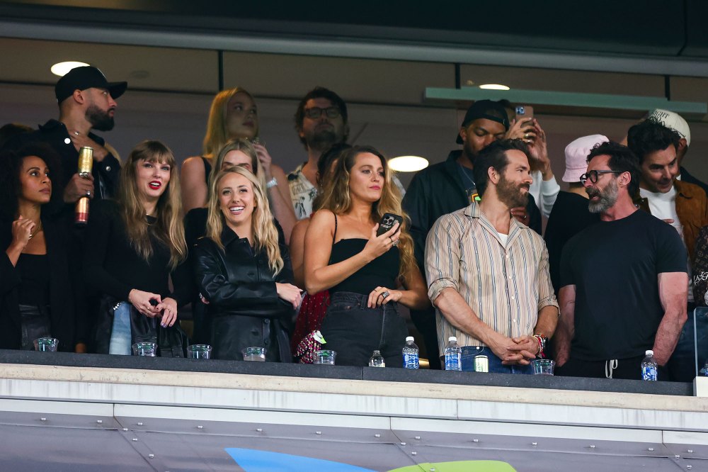 Ryan Reynolds e Blake Lively Us Weekly 2410 Jets Game