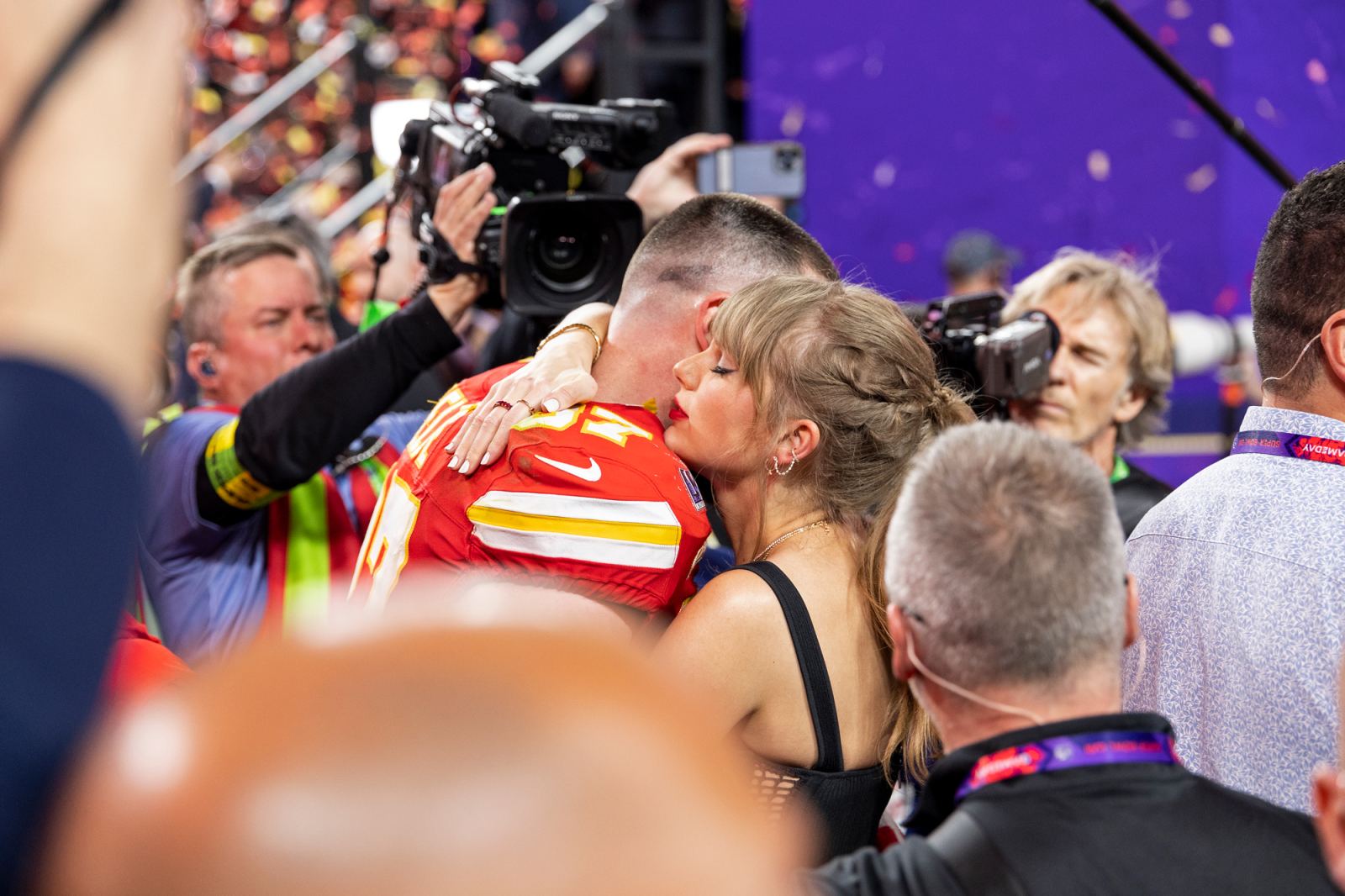 Taylor Swift, Travis Kelce at Super Bowl 2024: Best Moments on the ...