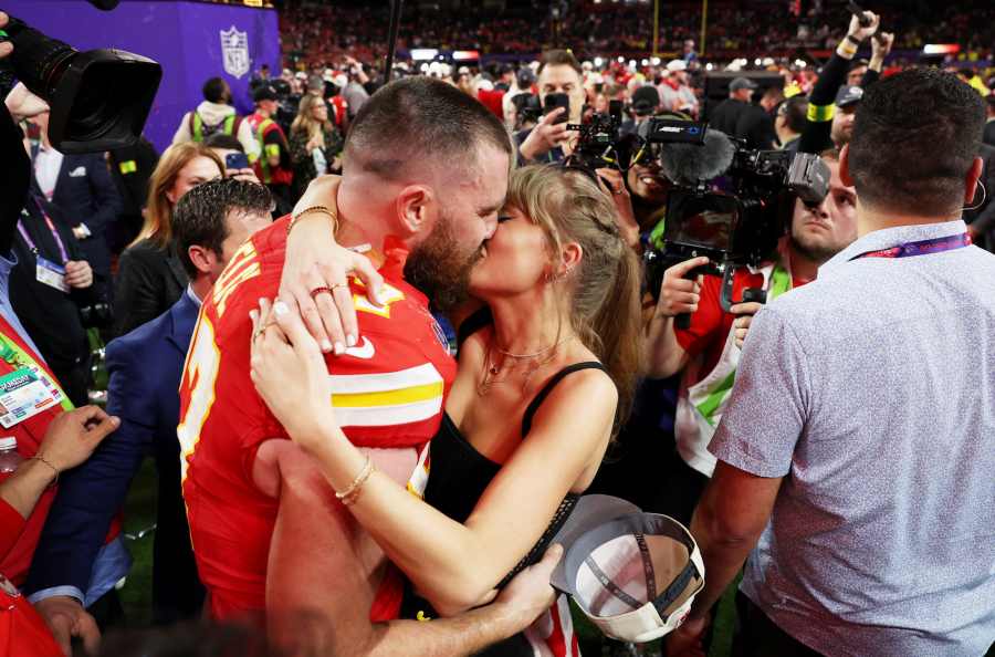Super Bowl 2024-Best Photos of Taylor Swift and Travis Kelce