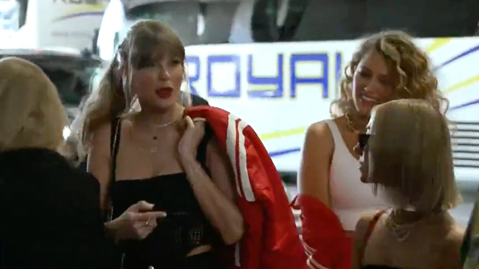 Taylor Swift Arrives at 2024 Super Bowl to Support Travis Kelce Us Weekly