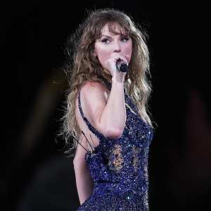 Taylor Swift Fans Think They Found Significance of The Albatross Bonus Version