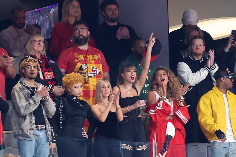 Taylor Swift and Travis Kelce Families Bond at 2024 Super Bowl