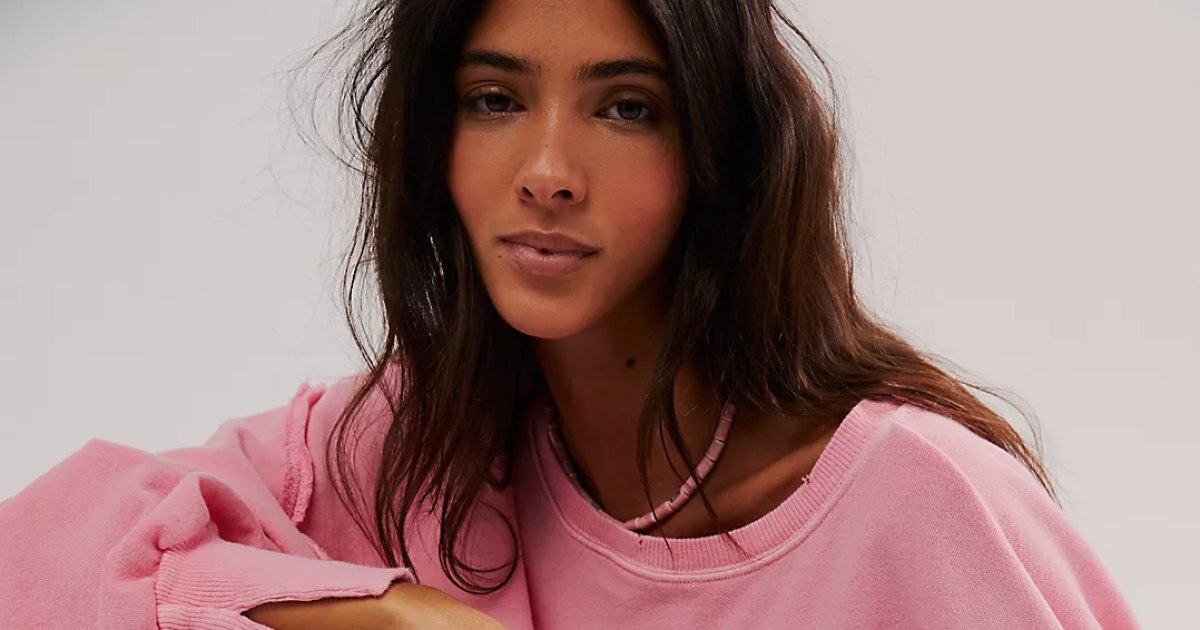 7 Comfy Crewneck Sweatshirts From Free People to Transition Into Spring 7 Comfy Crewneck Sweatshirts From Free People to Transition Into Spring