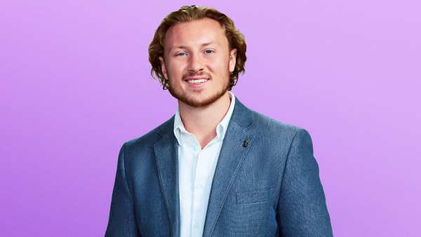 Love Is Blinds Johnny Says He and Amy Were Both Uninformed About Contraceptives Before Pregnancy Talks