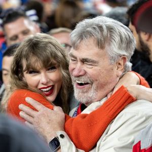 Travis Kelce's Dad Ed Praises ‘Very Gracious’ Taylor Swift's Kindness Toward Fans at Chiefs Games