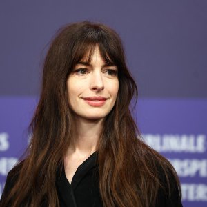 Anne Hathaway Reveals She Had a Miscarriage While Playing a Pregnant Character in Off Broadway Play