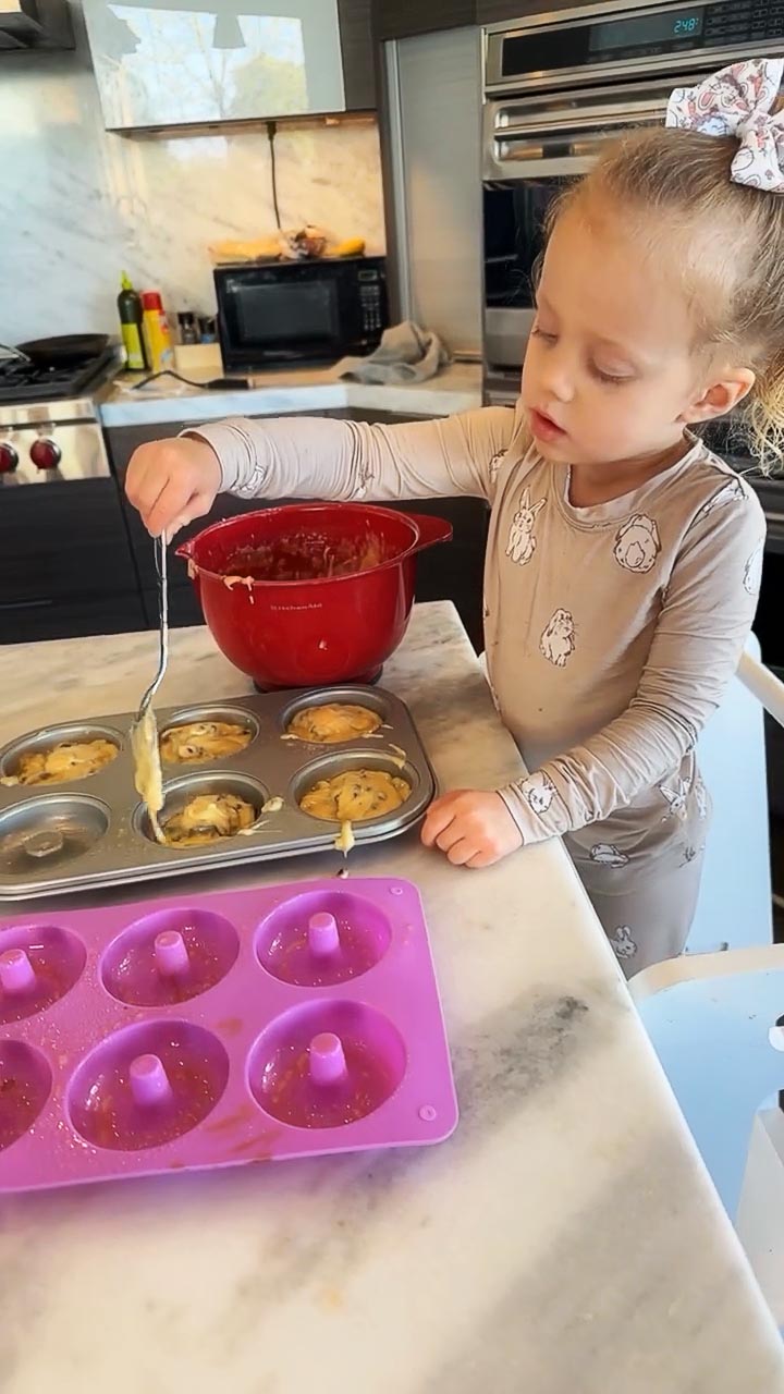 Brittany Mahomes and Daughter Sterling Bake Show Off Their Baking Skills 722
