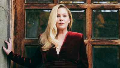 Christina Applegate Says She Lied About Liking Her Boobs After Battling Breast Cancer It s Horrible 427