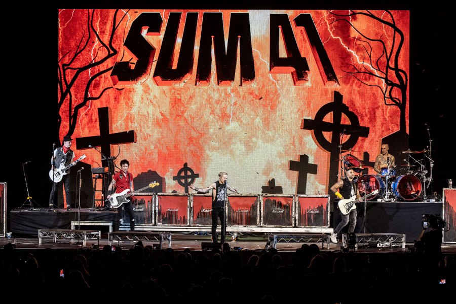 Deryck Whibley Reveals Why It Was Time to End Sum 41 3