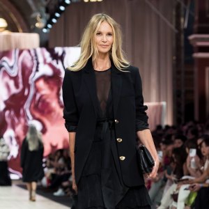 Elle Macpherson Makes a Memorable Return to the Runway