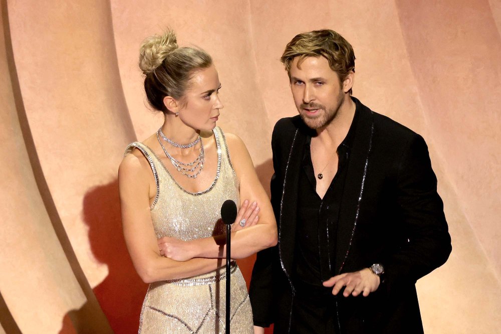 Emily Blunt en Ryan Gosling wisselen beledigingen uit van Barbenheimer-rivaliteit naar Oscars-podium van 2024