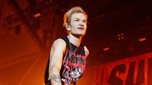 Feature Deryck Whibley Reveals Why It Was Time to End Sum 41