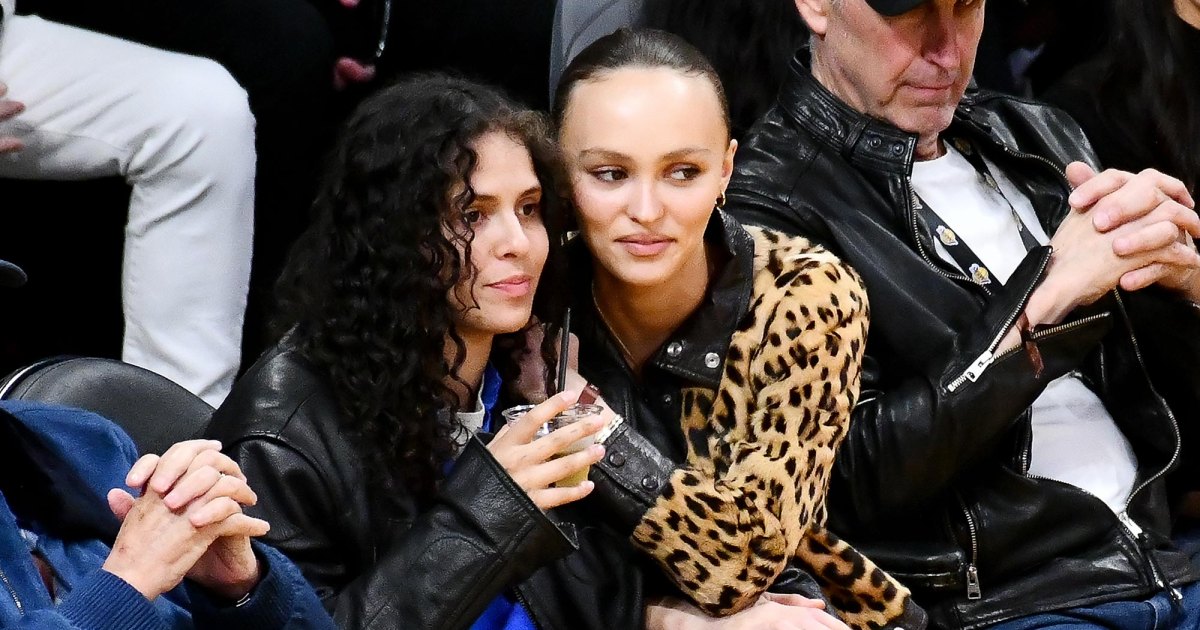 Lily-Rose Depp and Girlfriend 070 Shake Show Subtle PDA at Lakers Game Lily-Rose Depp and Girlfriend 070 Shake Show Subtle PDA at Lakers Game