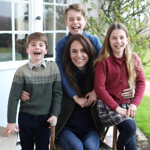 French News Director Says Kensington Palace Can't Be Trusted After Kate Middleton Photo Debacle