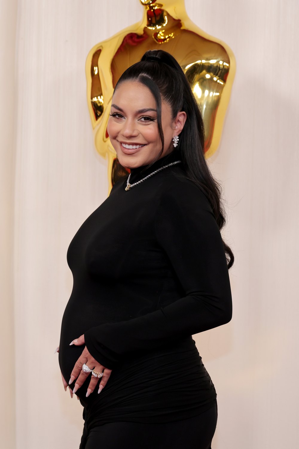 Vanessa Hudgens pregnant