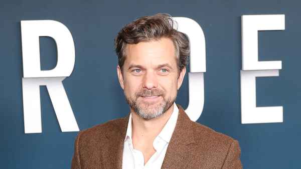 Joshua Jackson Narrating Julia Holiday s AudioBook Is Giving Fans Major Dawson s Creek Flashbacks 908