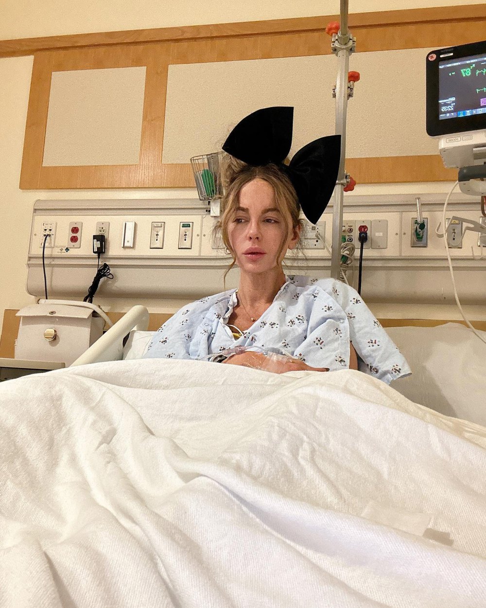 Kate Beckinsale Poses for Tearful Selfie in Hospital Bed