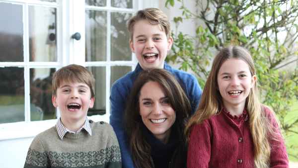 Kensington Palace Reportedly Pulls Kate Middleton Family Photo