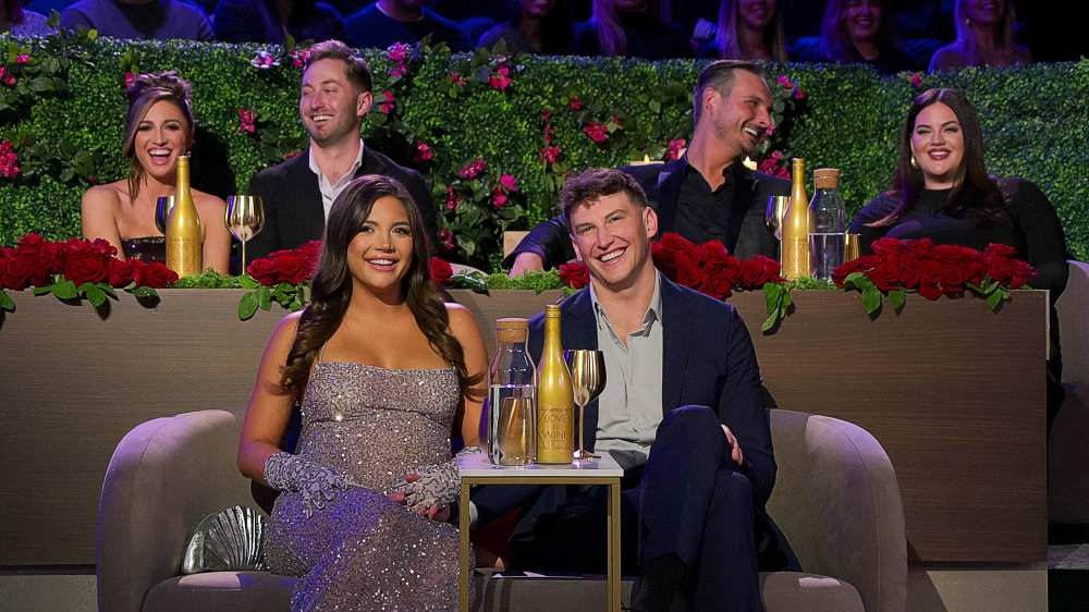 Love Is Blind Rules How Dates Are Set Up in the Pods Wedding Budgets and More 030